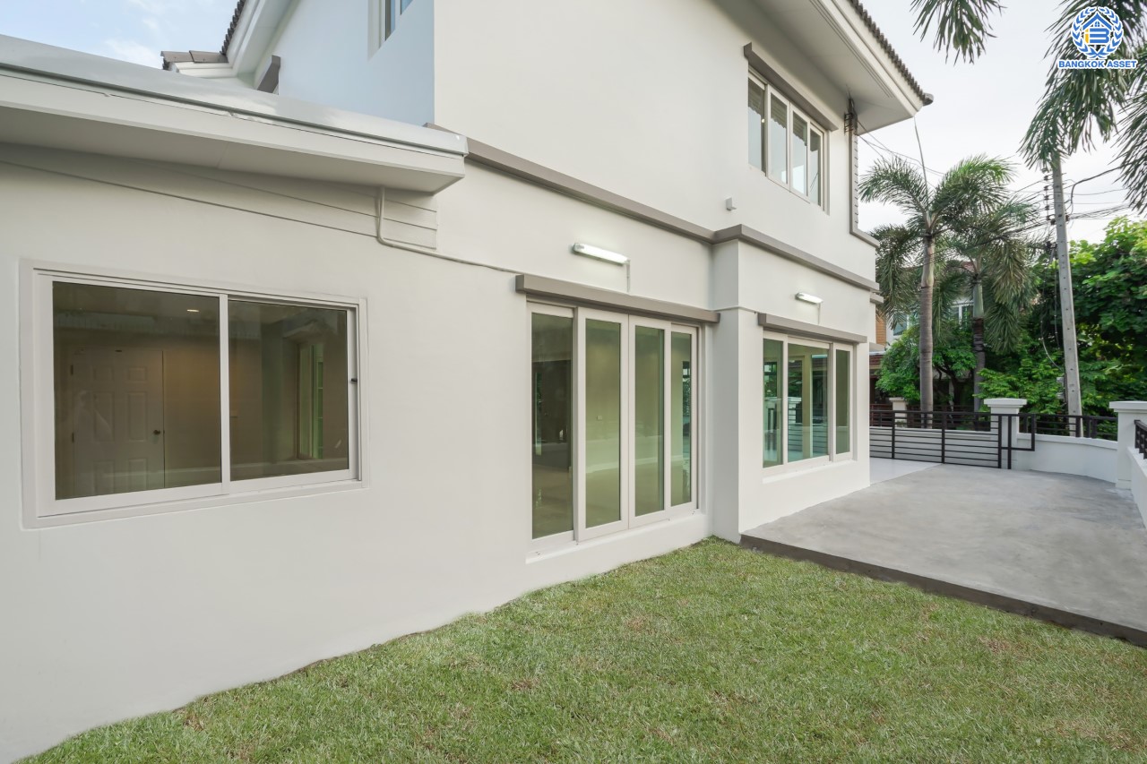 บ้านมือสองตกแต่งใหม่ ม.คาซ่าวิลล์ ราชพฤกษ์-รัตนาธิเบศร์2 แบรนด์ Q.House ต่อเติมครบพร้อมเข้าอยู่ เนื้อที่ 53.2 ตร.ว. ฟังก์ชันจัดเต็ม 3 ห้องนอน 3 ห้องน้ำ 1ห้องอเนกประสงค์ จอดรถได้ 2 คัน บนทำเลศักยภาพ ติดถนนราชพฤกษ์ และเพียง 10 นาทีถึงรถไฟฟ้า "สถานีบางรักน้อยท่าอิฐ"